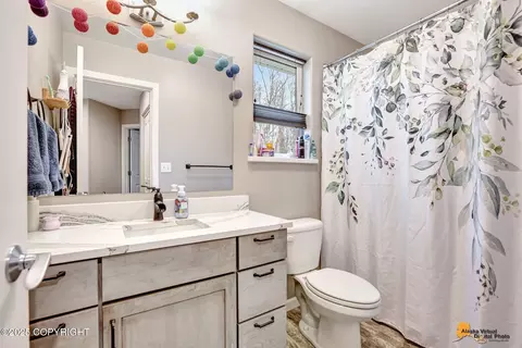 Bath - 9575 E Breen St, Palmer, AK 99645 photo 6 of 7