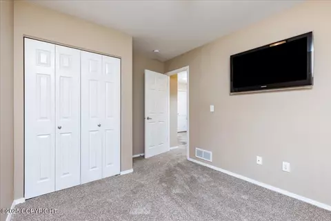 Bedroom - 5656 Sapphire Loop, Anchorage, AK 99504 photo 5 of 5