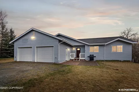 3976 N Moffit Rd, Palmer, AK 99645
