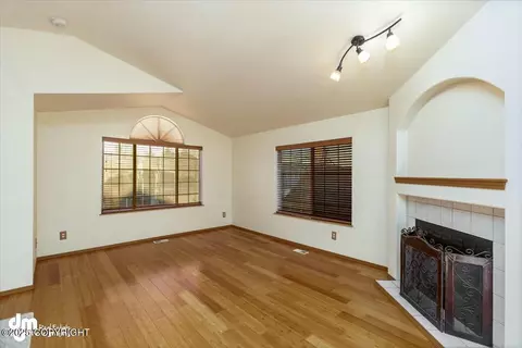 4030 Sycamore Loop, Anchorage, AK 99504 photo 6