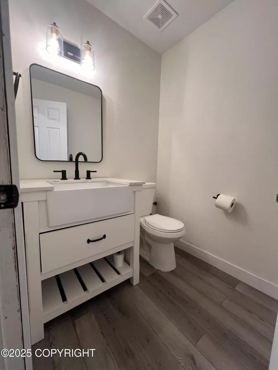 Bath - 8621 Moss Court Ct # 21, Anchorage, AK 99504 photo 1 of 4