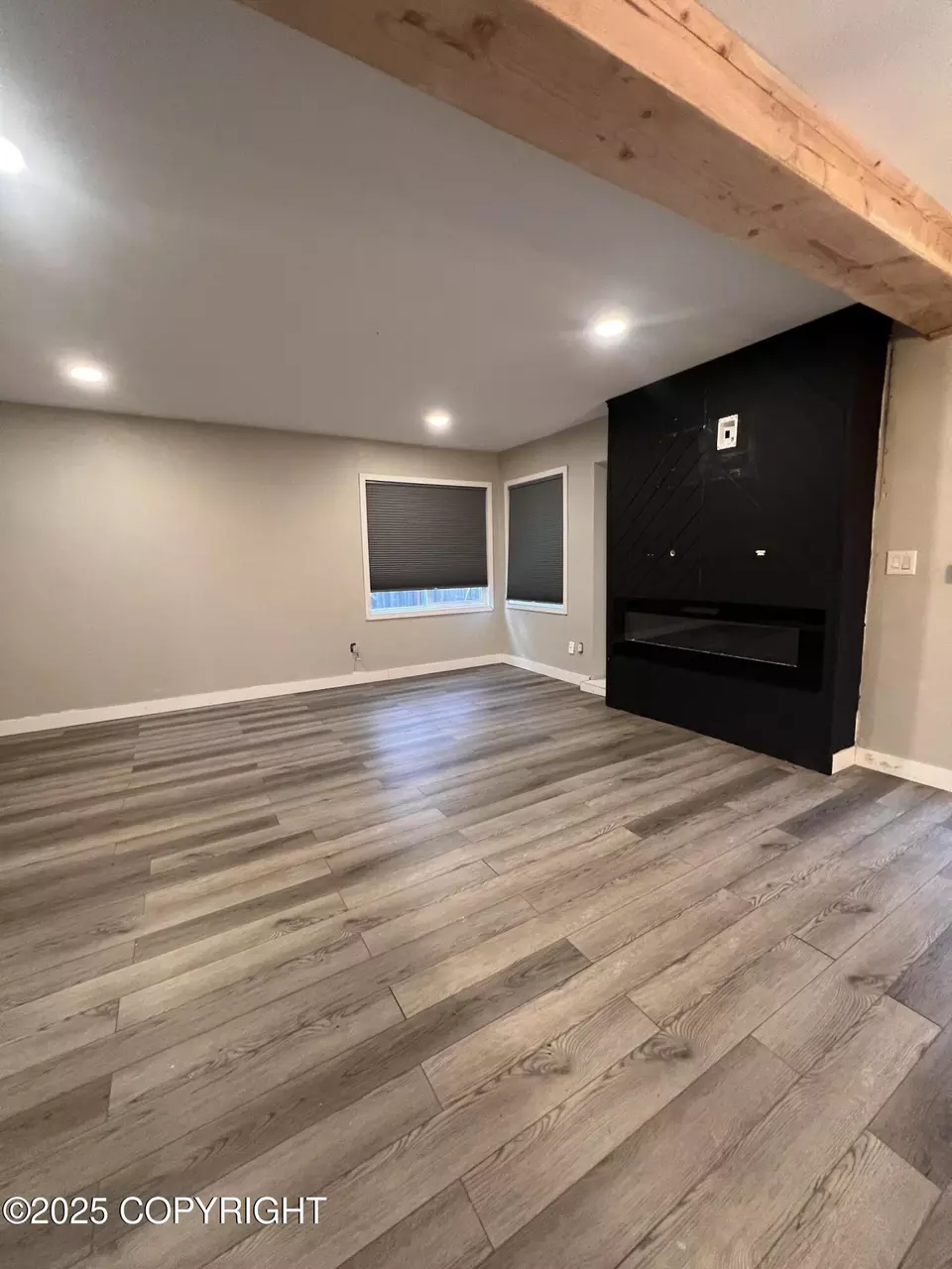 Living - 8621 Moss Court Ct # 21, Anchorage, AK 99504 photo 2 of 2