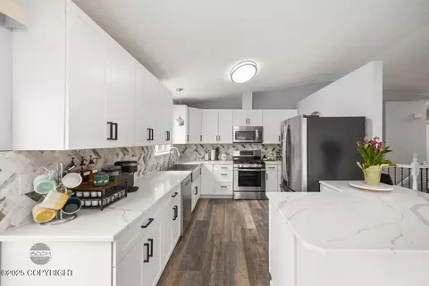 Kitchen - 17516 Baronoff Ave, Eagle River, AK 99577 photo 2 of 4