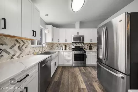 Kitchen - 17516 Baronoff Ave, Eagle River, AK 99577 photo 3 of 4