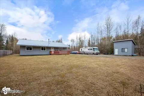 5870 W Phenix Ave, Wasilla, AK 99623