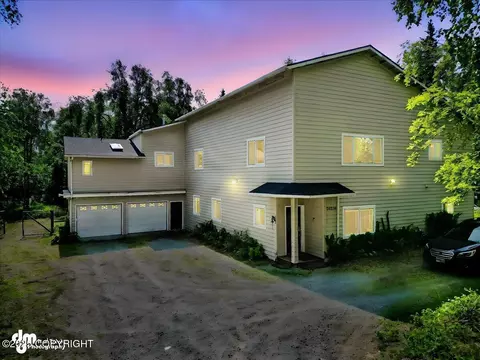 20236 Eagle River Rd, Eagle River, AK 99577