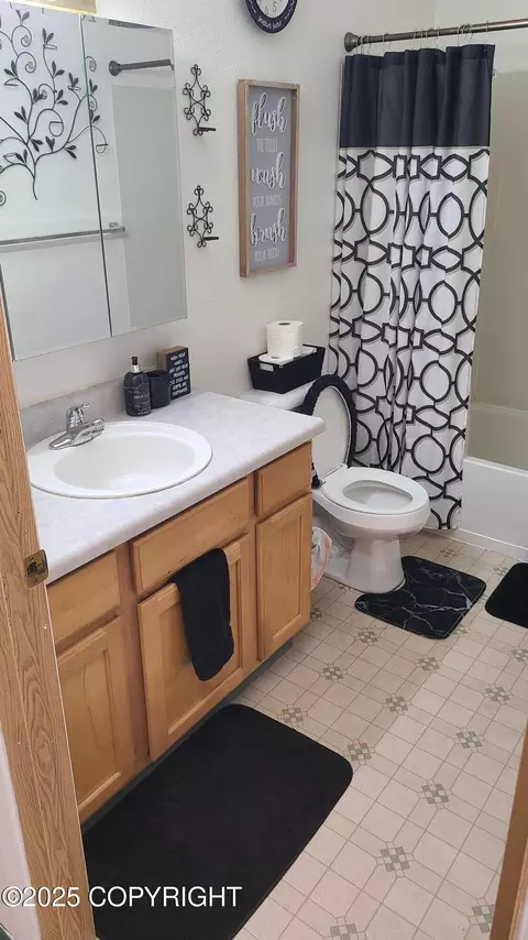 Bath - 800 E 11th Ave, Anchorage, AK 99501 photo 1 of 3