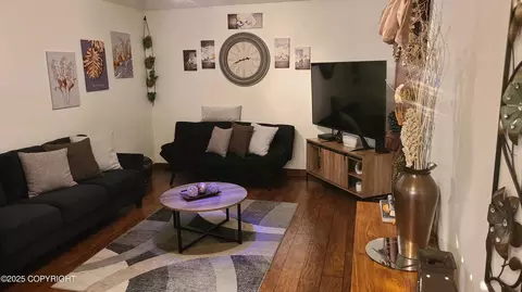 Living - 800 E 11th Ave, Anchorage, AK 99501 photo 2 of 3