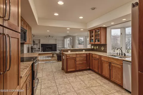 10111 Pointe Resolution Dr, Anchorage, AK 99515 photo 11