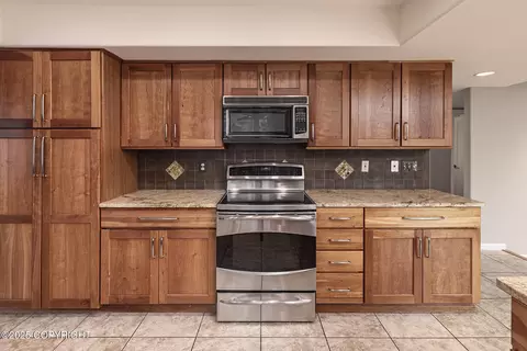 10111 Pointe Resolution Dr, Anchorage, AK 99515 photo 12
