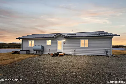 3927 S Conover Cir, Big Lake, AK 99652