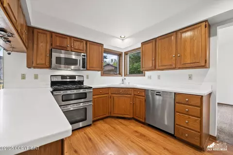Kitchen - 3821 Winchester Loop, Anchorage, AK 99507 photo 2 of 8