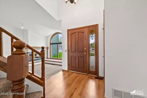 Entry Way - 3821 Winchester Loop, Anchorage, AK 99507 photo 2 of 3