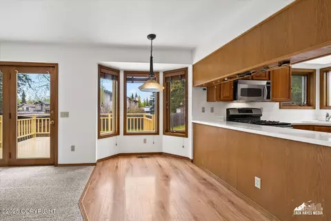 Living - 3821 Winchester Loop, Anchorage, AK 99507 photo 9 of 9