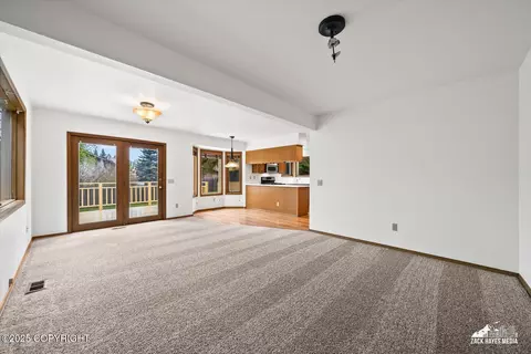 Living - 3821 Winchester Loop, Anchorage, AK 99507 photo 7 of 9