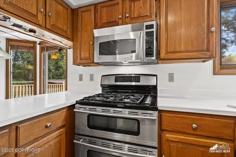 Kitchen - 3821 Winchester Loop, Anchorage, AK 99507 photo 7 of 8