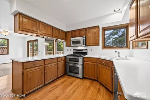 Kitchen - 3821 Winchester Loop, Anchorage, AK 99507 photo 4 of 8