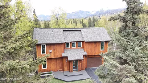 6816 Round Tree Dr, Anchorage, AK 99507