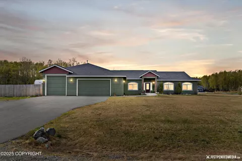 7765 E Sandstone Dr, Wasilla, AK 99654