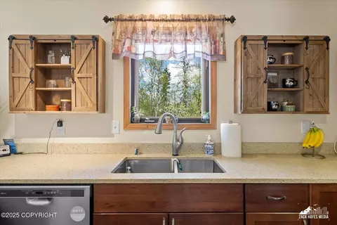 12434 Breckenridge Dr, Eagle River, AK 99577 photo 4