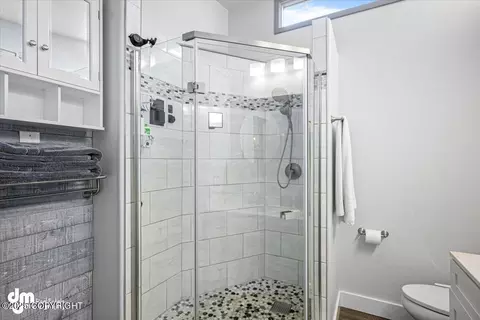 Bath - 5135 E 98th Ave, Anchorage, AK 99507 photo 2 of 5