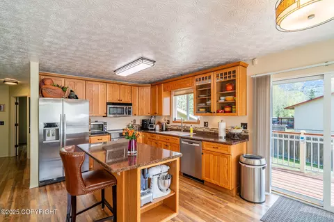 Kitchen - 17529 Kantishna Dr, Eagle River, AK 99577 photo 1 of 3