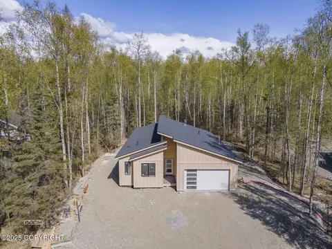 6941 W Vandenberg Dr, Wasilla, AK 99623