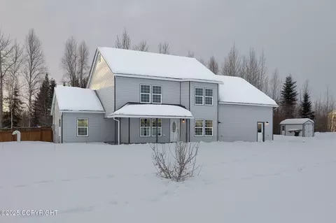 522 W 7th Ave, North Pole, AK 99705