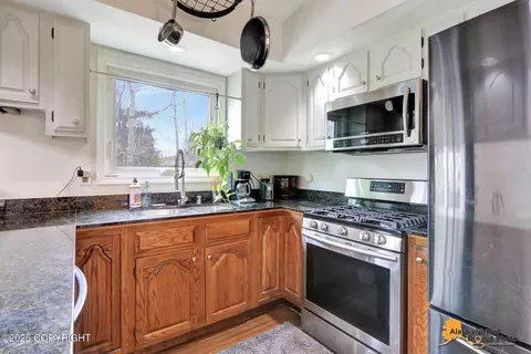 Kitchen - 9930 Annette Cir, Eagle River, AK 99577 photo 3 of 4