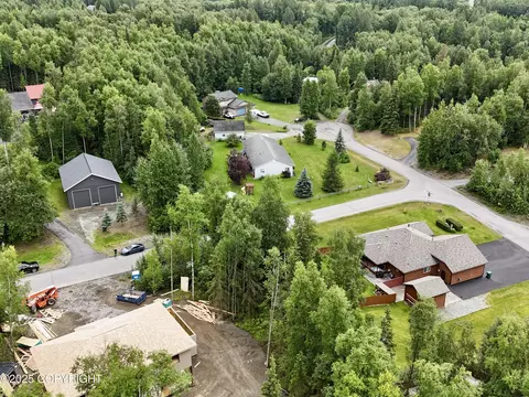 View/Area - 21503 Alderleaf Ct, Chugiak, AK 99567 photo 2 of 9