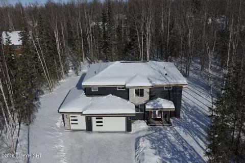 Exterior - 21503 Alderleaf Ct, Chugiak, AK 99567 photo 2 of 10