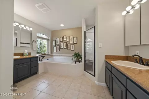 Bath - 17816 Tedrow Dr, Eagle River, AK 99577 photo 5 of 10