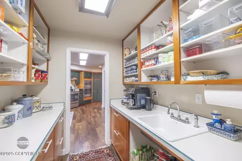 Kitchen - 17816 Tedrow Dr, Eagle River, AK 99577 photo 5 of 5
