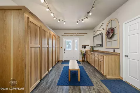 Entry Way - 17816 Tedrow Dr, Eagle River, AK 99577 photo 8 of 18