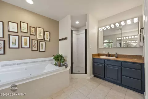 Bath - 17816 Tedrow Dr, Eagle River, AK 99577 photo 8 of 10