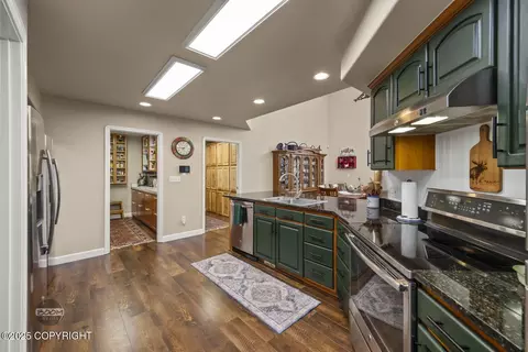 Kitchen - 17816 Tedrow Dr, Eagle River, AK 99577 photo 2 of 5