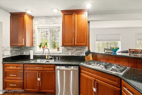 Kitchen - 19705 Samalga Cir, Eagle River, AK 99577 photo 2 of 5