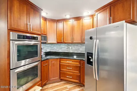 Kitchen - 19705 Samalga Cir, Eagle River, AK 99577 photo 4 of 5