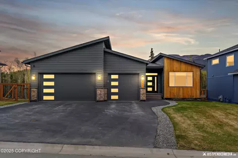 17997 Rivervista Rd, Eagle River, AK 99577