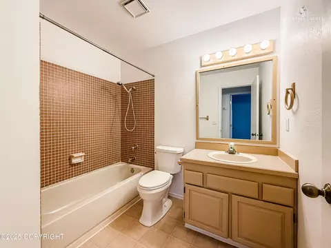 Bath - 19307 Cherni Cir, Eagle River, AK 99577 photo 2 of 3