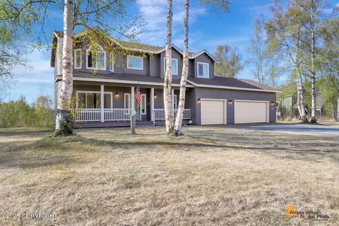 8290 E Magnificent View Dr, Palmer, AK 99645