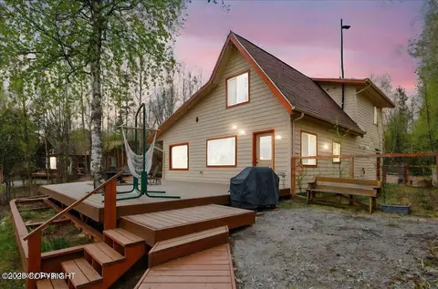 739 N Knob Hill Ct, Big Lake, AK 99652