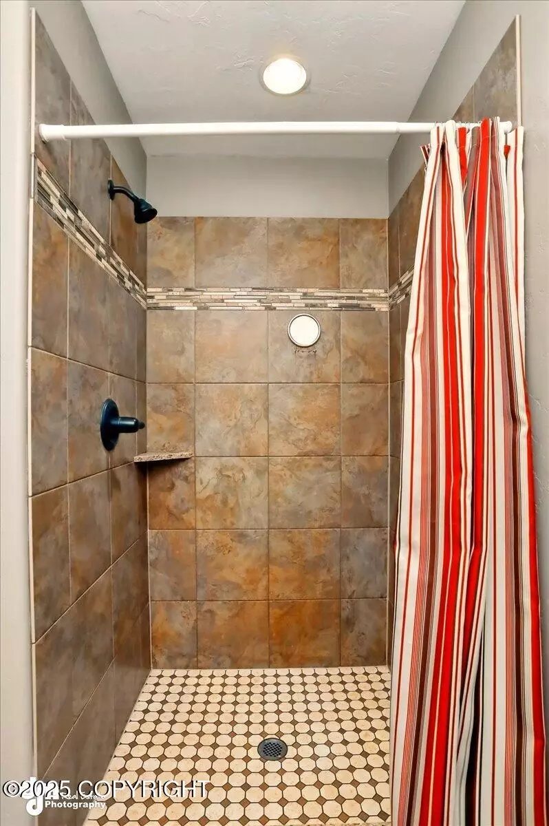 Bath - 2228 W Kathy Cir, Wasilla, AK 99654 photo 4 of 9