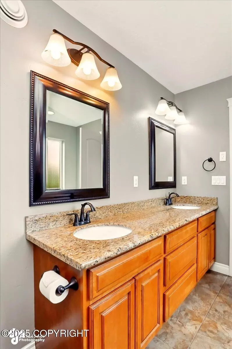 Bath - 2228 W Kathy Cir, Wasilla, AK 99654 photo 3 of 9