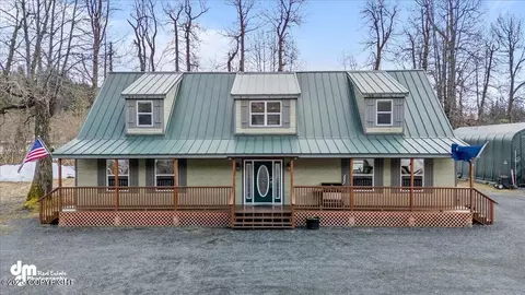 1740 Homestead Rd, Valdez, AK 99686