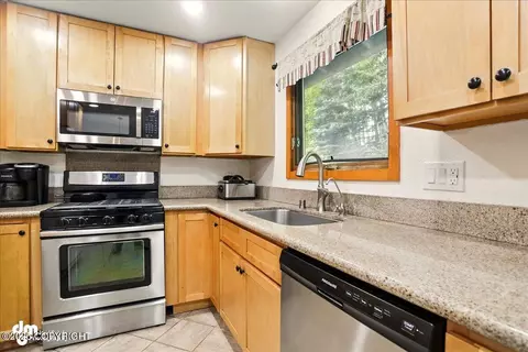 Kitchen - 17537 Teklanika Dr, Eagle River, AK 99577 photo 1 of 2