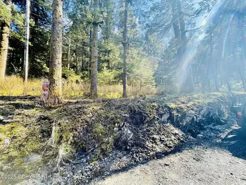 2322 Eagle Dr, Kodiak, AK 99615 photo 3