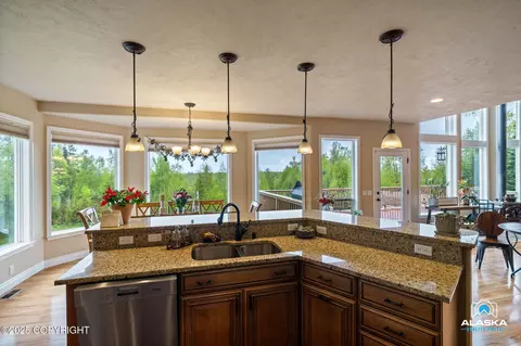 Kitchen - 17765 Almdale Ave, Eagle River, AK 99577 photo 1 of 4