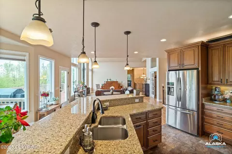 Kitchen - 17765 Almdale Ave, Eagle River, AK 99577 photo 4 of 4