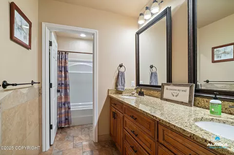 Bath - 17765 Almdale Ave, Eagle River, AK 99577 photo 4 of 5
